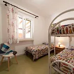 Cecilia - 3*