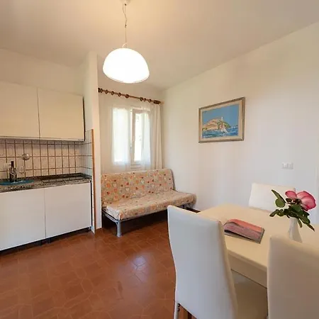 Cecilia - Aparthotel Procchio (Isola d'Elba)