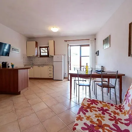 Cecilia - Aparthotel Procchio (Isola d'Elba)