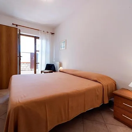 Cecilia - Aparthotel Procchio (Isola d'Elba)