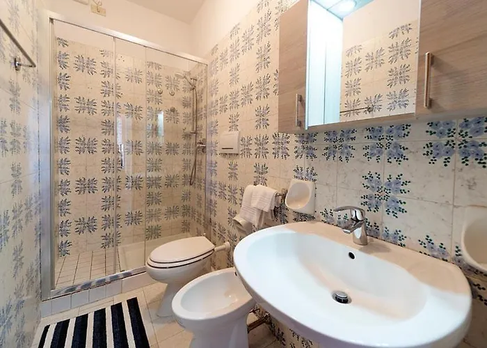 Апарт-отель Cecilia - 3*