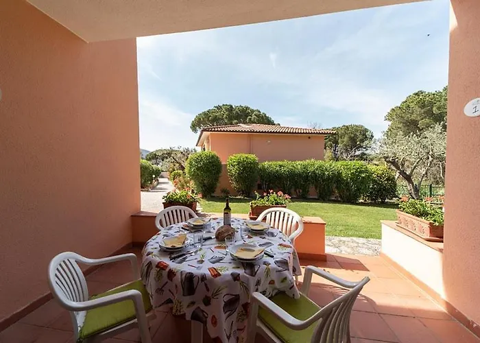 Апарт-отель Cecilia - 3*