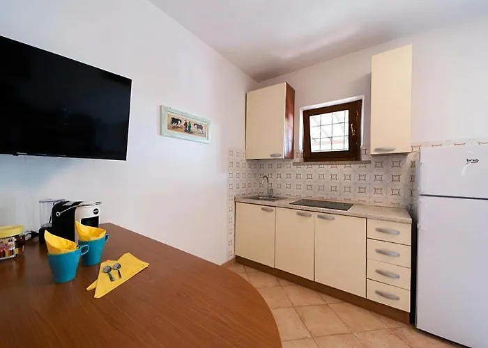 Апарт-отель Cecilia - 3*